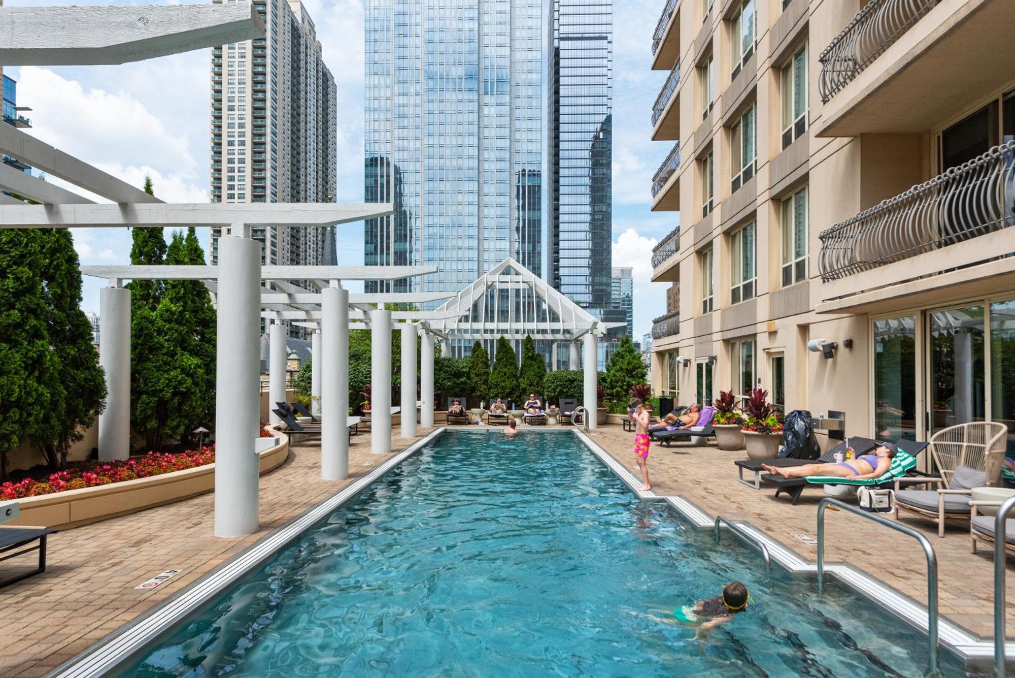 The Bernardin Gold Coast Luxury Apartments Near Magnificent Mile Чикаго Экстерьер фото