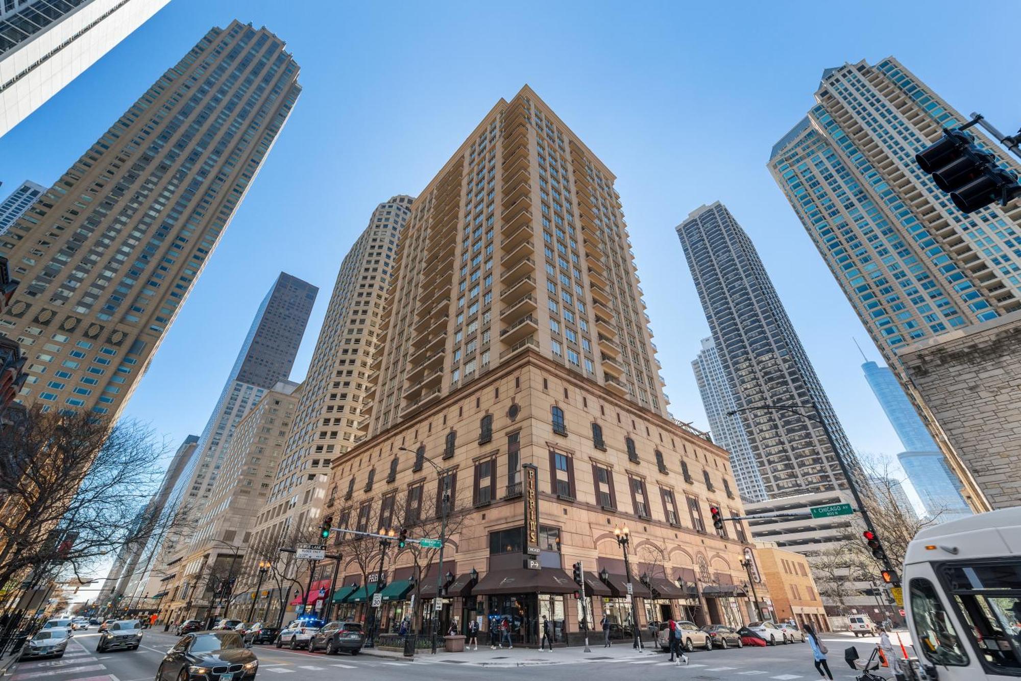 The Bernardin Gold Coast Luxury Apartments Near Magnificent Mile Чикаго Номер фото