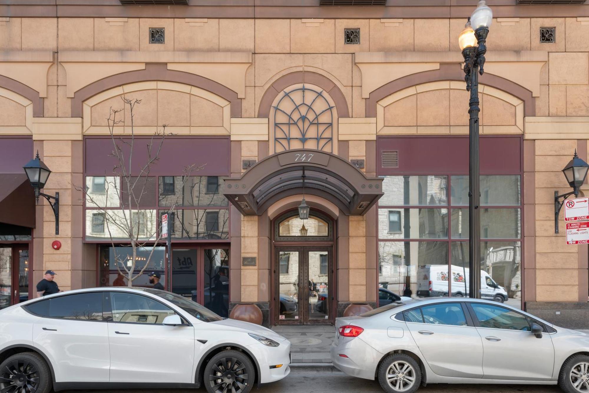 The Bernardin Gold Coast Luxury Apartments Near Magnificent Mile Чикаго Экстерьер фото