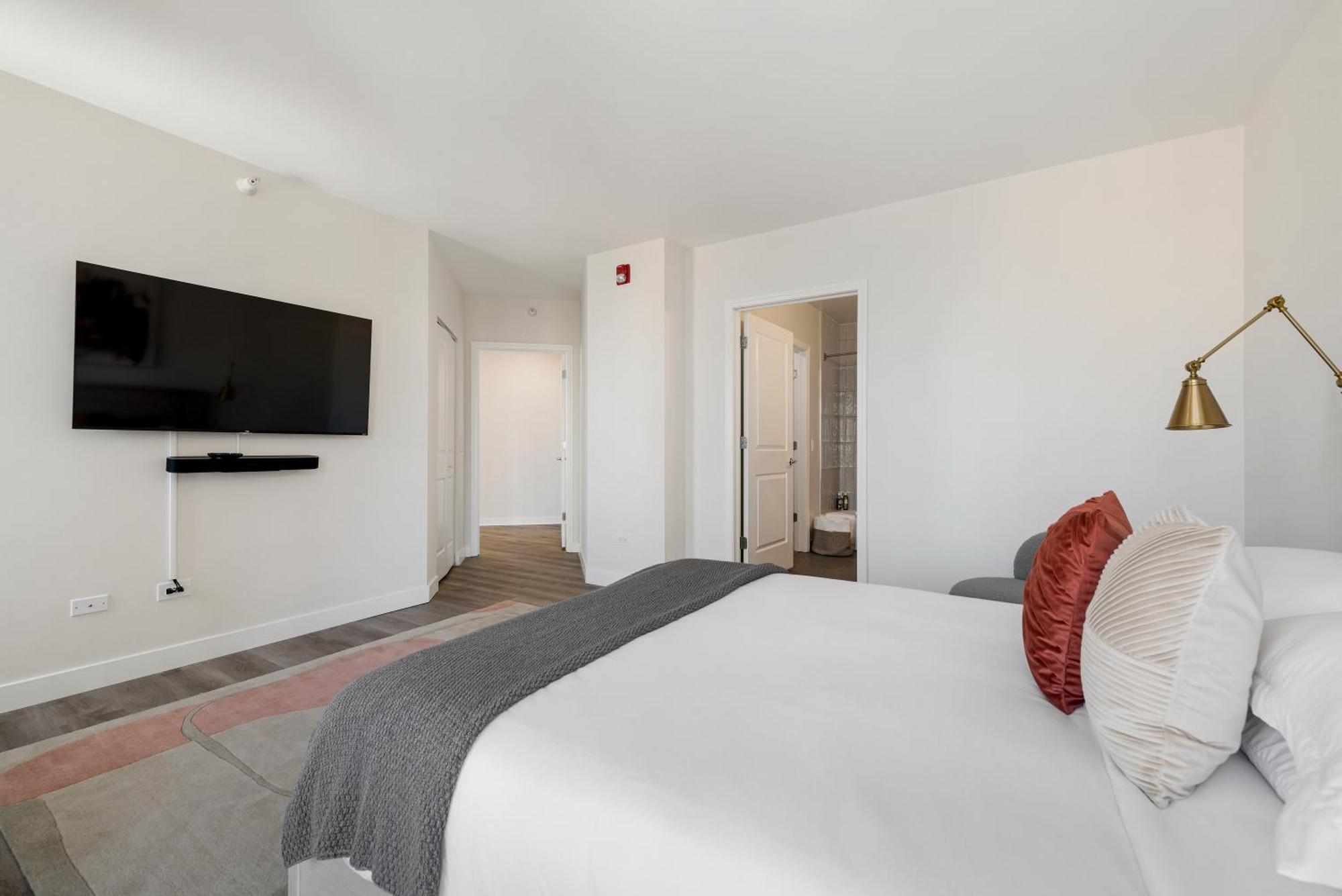 The Bernardin Gold Coast Luxury Apartments Near Magnificent Mile Чикаго Экстерьер фото
