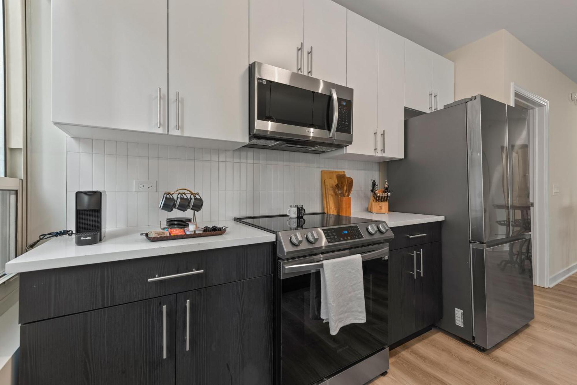 The Bernardin Gold Coast Luxury Apartments Near Magnificent Mile Чикаго Экстерьер фото